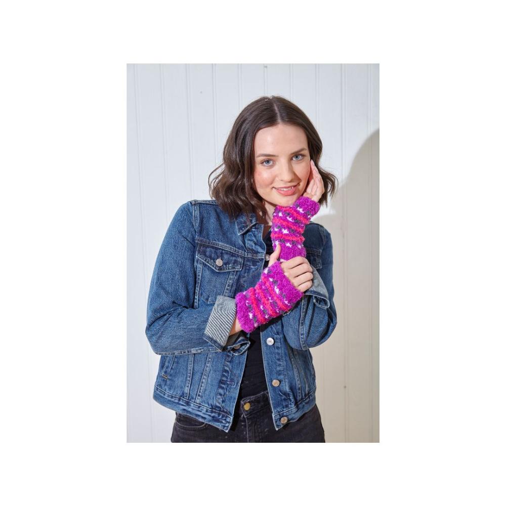 King Cole Handwarmers Knitting Pattern 6056