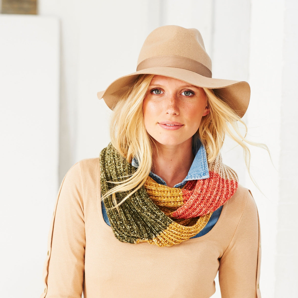 Stylecraft Cowl Pattern 9486