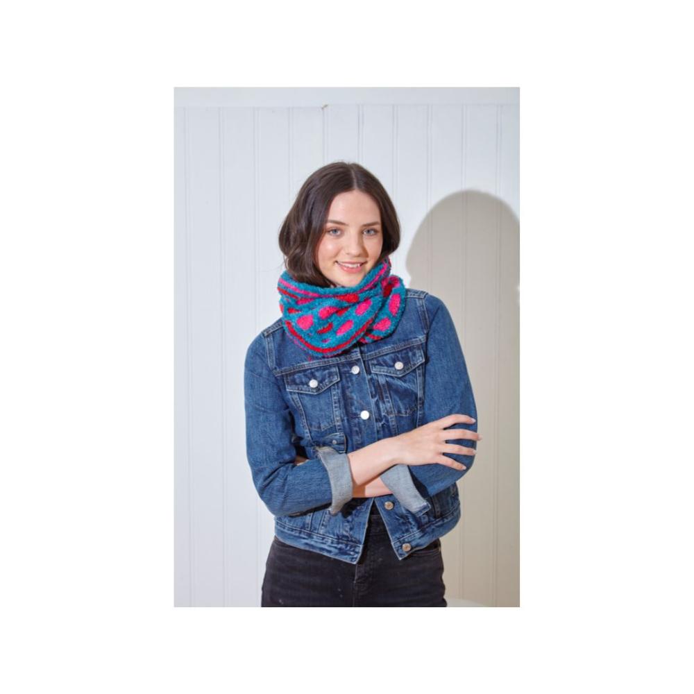 King Cole Cowl Pattern 6056
