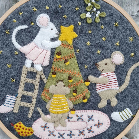 Corinne Lapierre Christmas with Mouse Family Hoop Kit