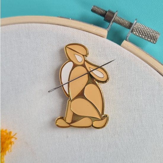 Wool n Stuff Haberdashery Hare Magnetic Needle Minder